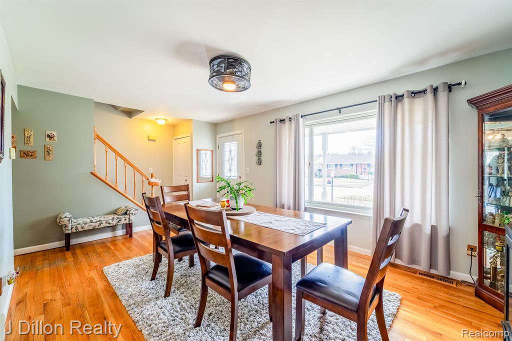 39830 EDMUNDTON Drive, Canton, MI 48187 — Photo 18
