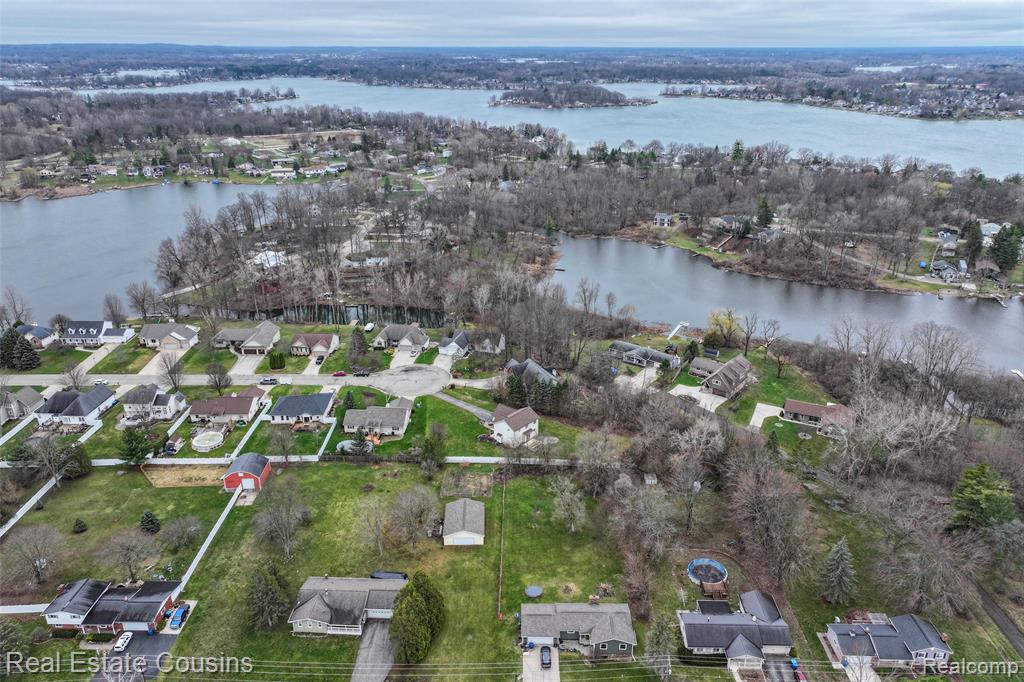 1520 NE Eden Gardens Drive S, Fenton, MI 48430 — Photo 32