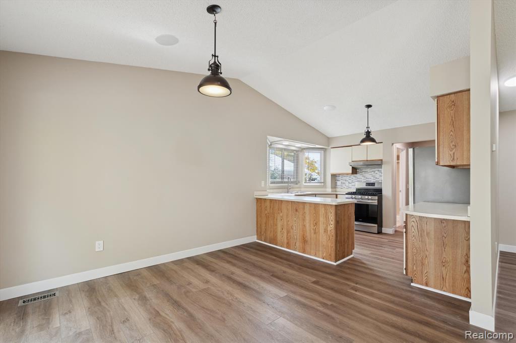 634 Lockport Road, Rochester Hills, MI 48307 — Photo 11