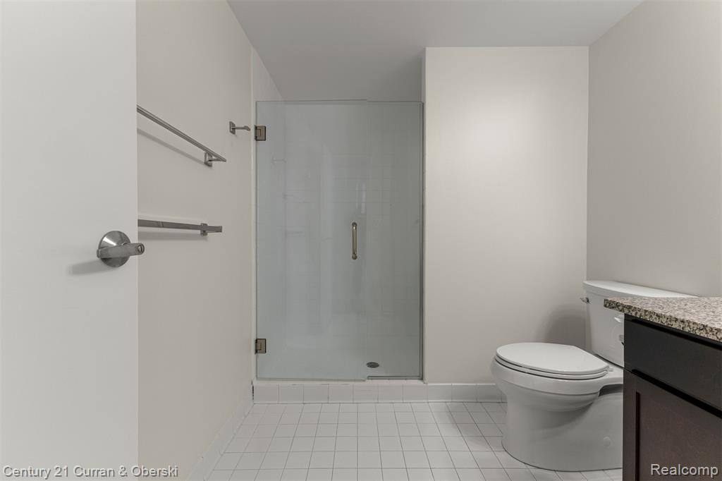 250 E Harbortown Drive, 708, Detroit, MI 48207 — Photo 24