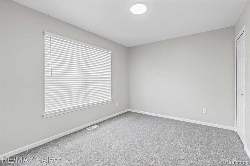 708 Wilberforce Drive, Flint, MI 48503 — Photo 10
