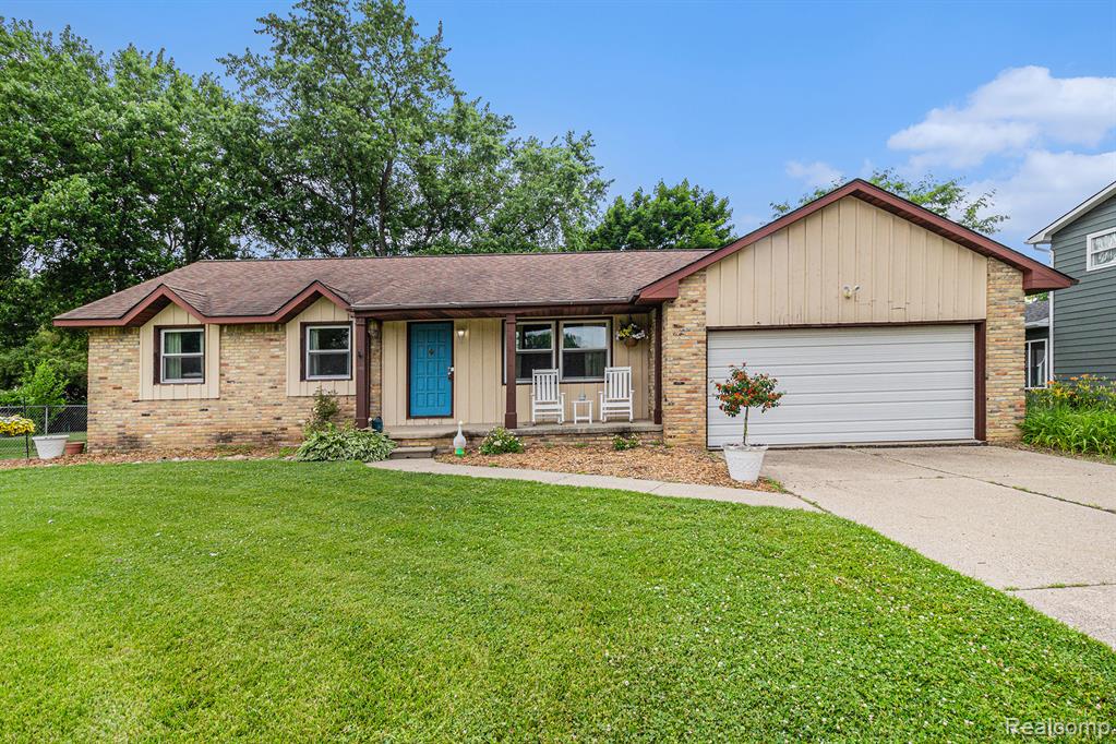 5369 Old Franklin Road, Grand Blanc, MI 48439 — front exterior