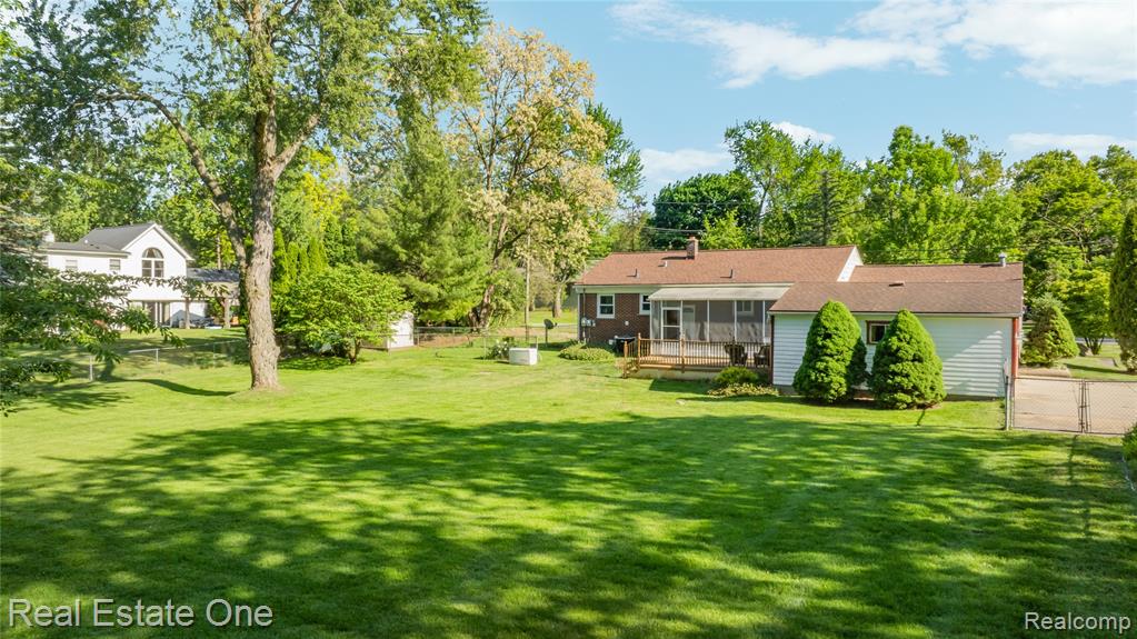 6740 Brockhurst Boulevard, West Bloomfield, MI — Photo 45