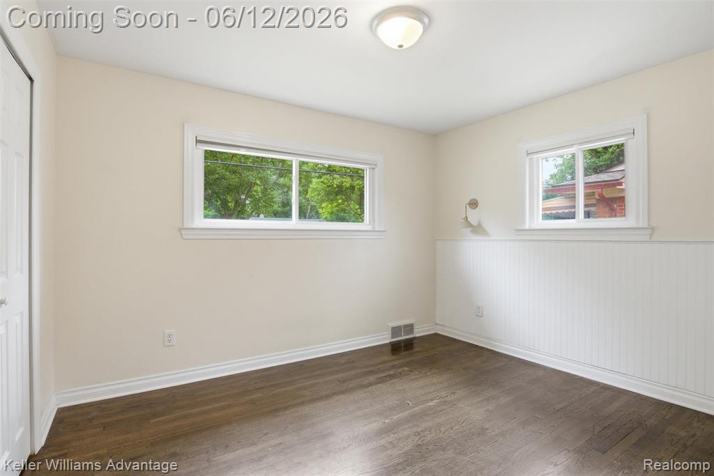 23111 Scotia Road, Oak Park, MI 48237 — Photo 17