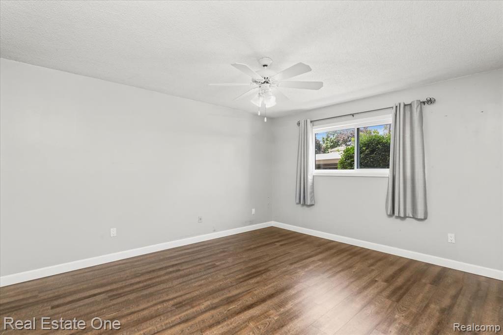 5291 Highland Road, 104, Waterford, MI 48327 — Photo 17