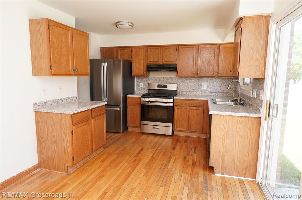 10152 HAMILTON Street, Van Buren, MI 48111 — Photo 7