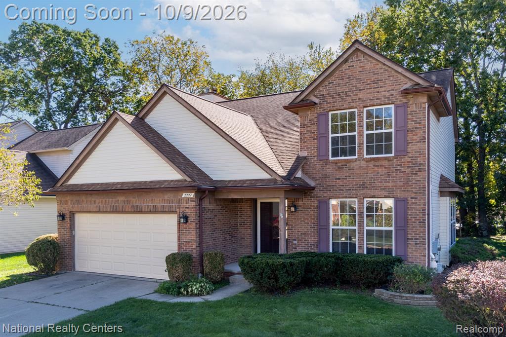 2227 Forest Hills Drive, Lake Orion, MI