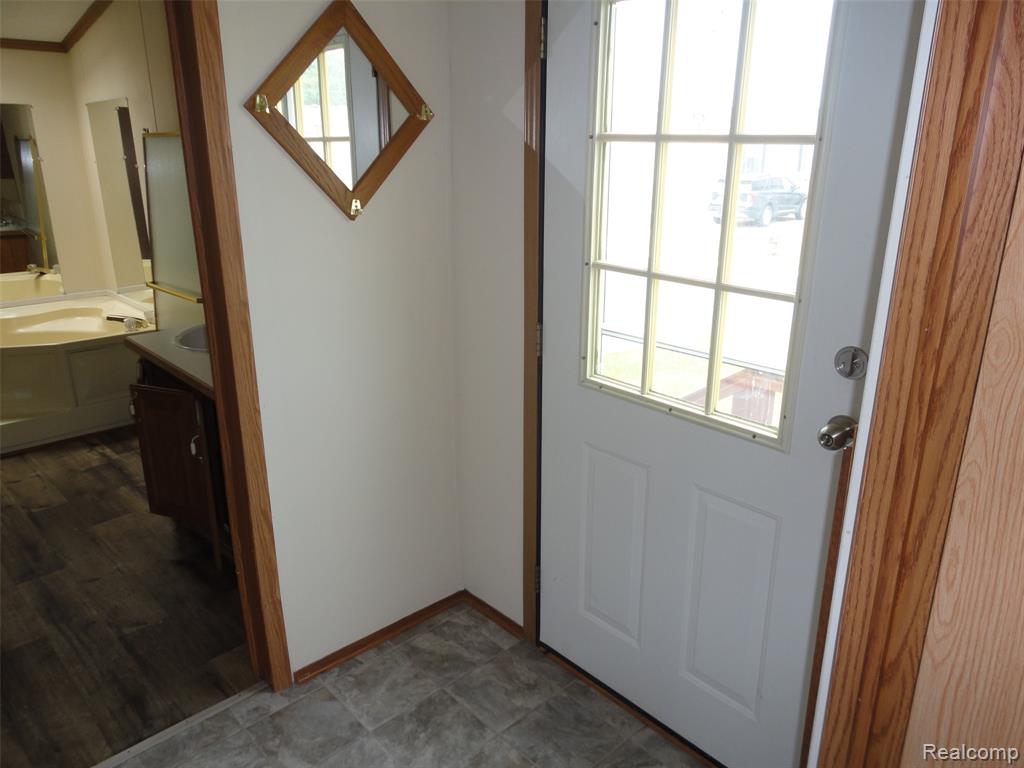 13463 Pear Street, Carleton, MI 48117 — Photo 15