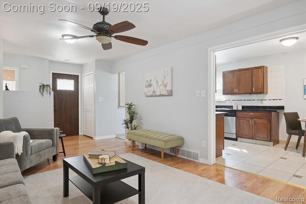 8425 Wormer, Dearborn Heights, MI 48127 — Photo 19