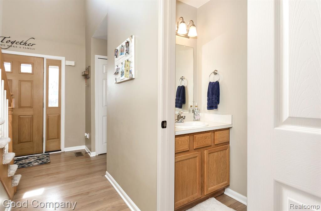 883 VANDERPOOL Drive, Troy, MI 48083 — Photo 17
