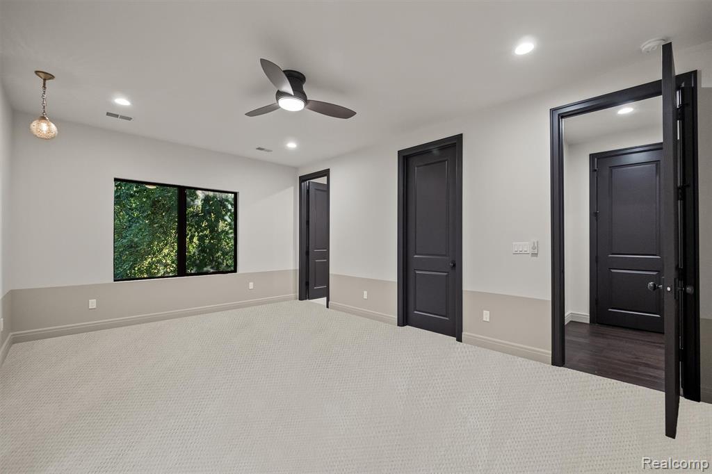 559 Barrington Park Drive, Bloomfield Hills, MI 48304 — Photo 31