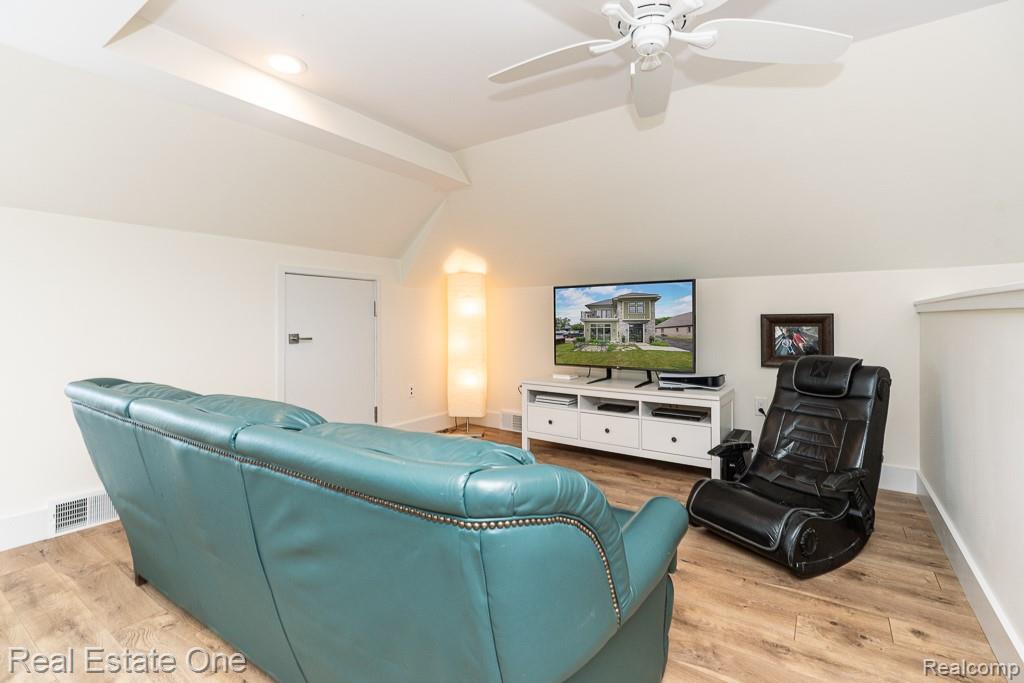 426 W University Drive, Rochester, MI 48307 — Photo 51