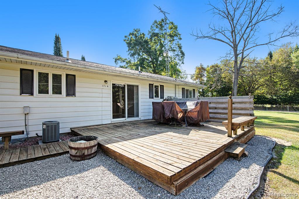1714 Indian Road, Lapeer, MI 48446 — Photo 29