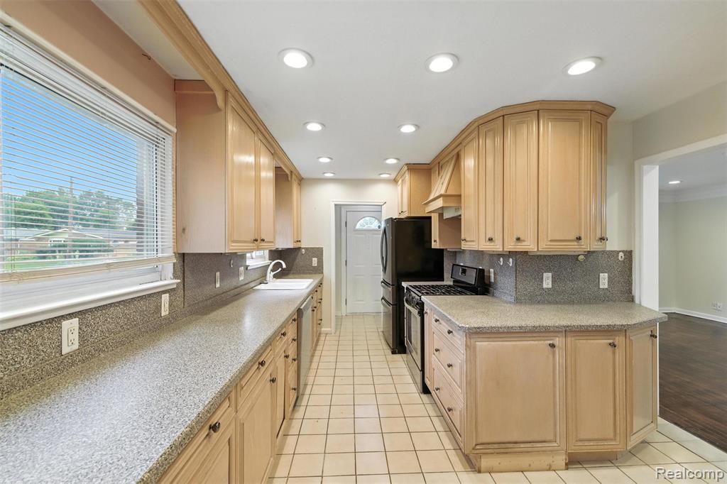 4108 Harding Street, Dearborn Heights, MI 48125 — Photo 5