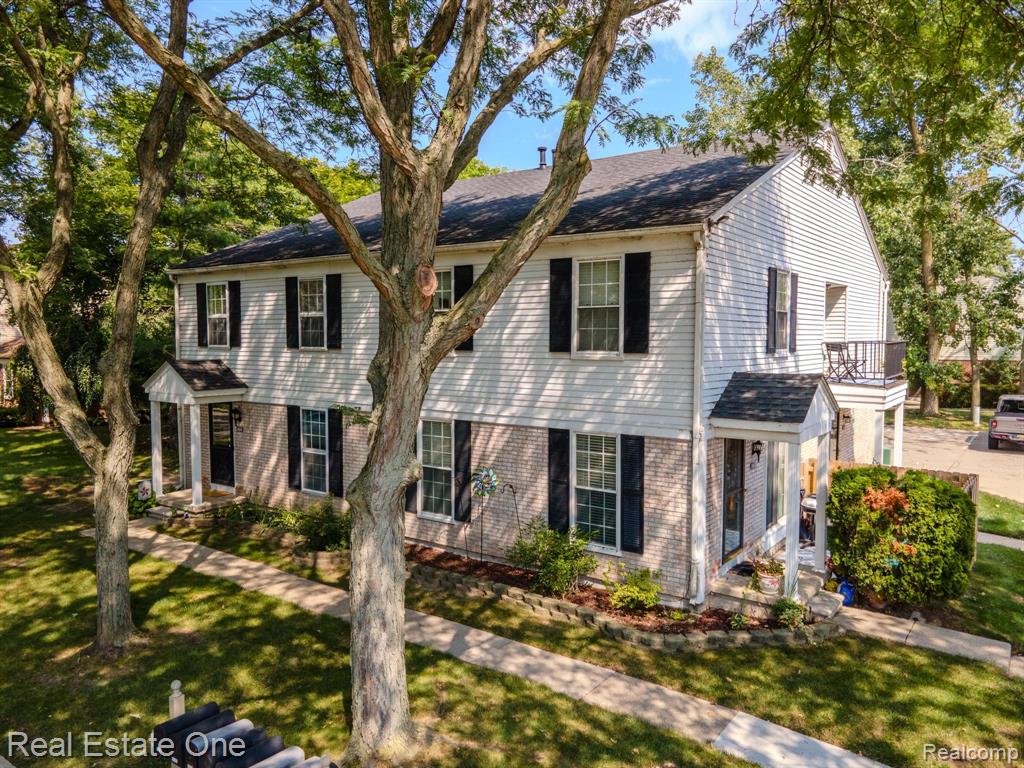 24645 Spring Lane, 18, Harrison Township, MI — Photo 5