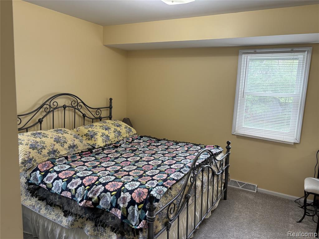 5407 Newcastle Drive SE, Kentwood, MI 49508 — Photo 12