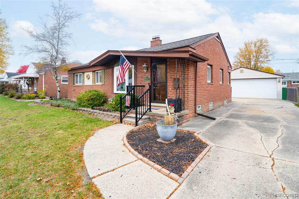 5247 Lyons Circle S, Warren, MI 48092 — Photo 2