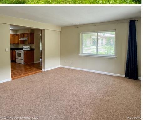5028 Pheasant Road, Waterford, MI 48327 — Photo 6