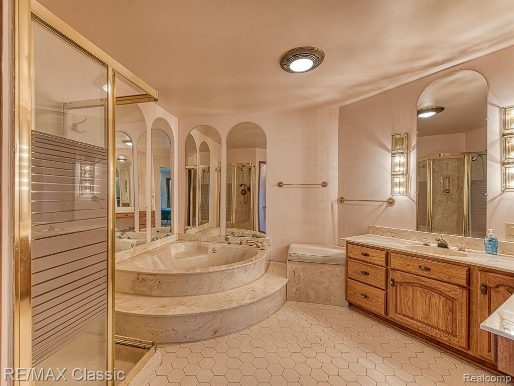9415 N TERRITORIAL Road, Plymouth, MI 48170 — Photo 24