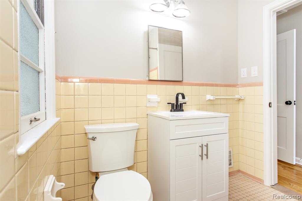 4056 Robina Avenue, Berkley, MI 48072 — Photo 18