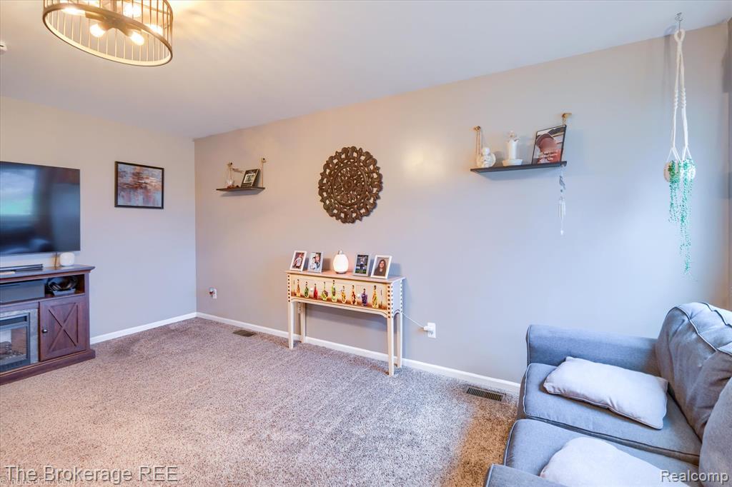 9475 Sandy Hollow Lane, Davison, MI 48423 — Photo 10