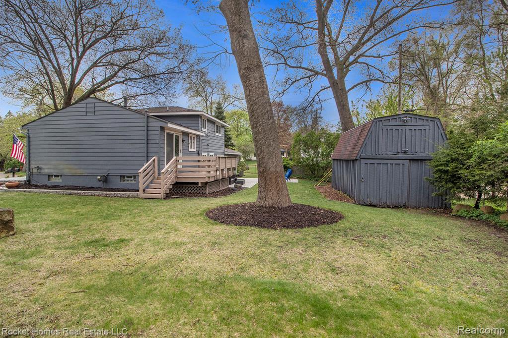 7170 Crestmore Street, West Bloomfield, MI 48323 — Photo 25