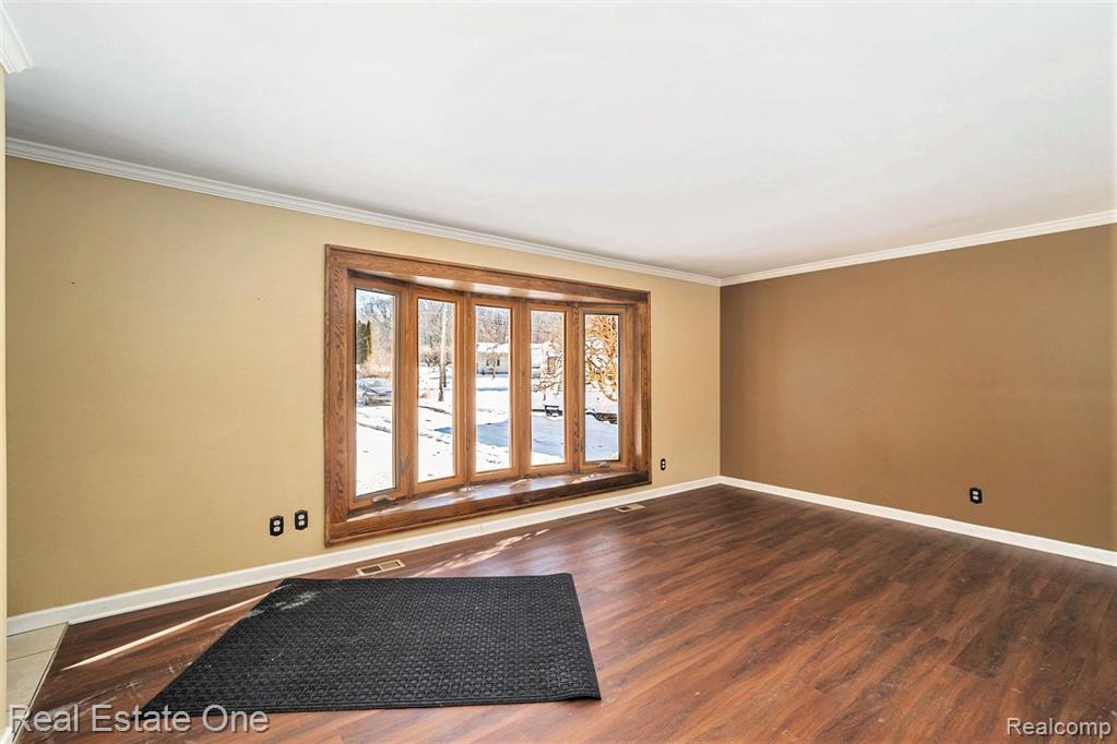 11422 Skyline Drive, Fenton, MI 48430 — Photo 10