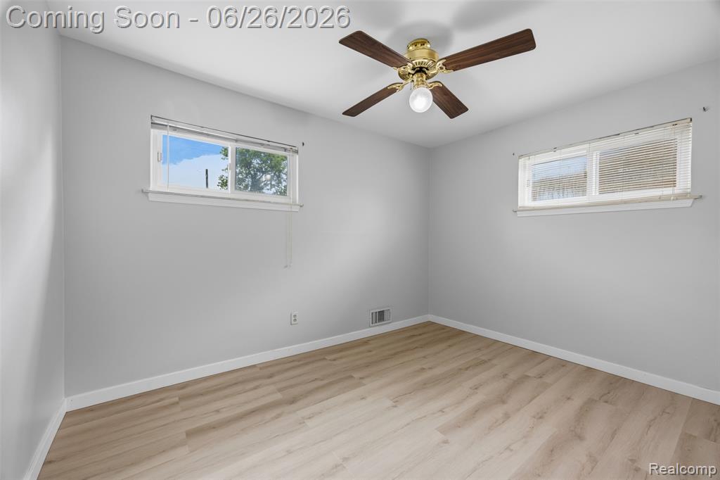8250 Shari Drive, Westland, MI — Photo 14