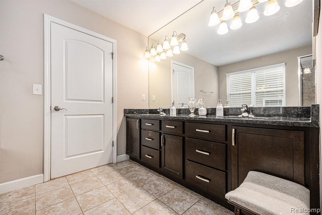 4846 E Stonegate Circle, Lake Orion, MI — Photo 17