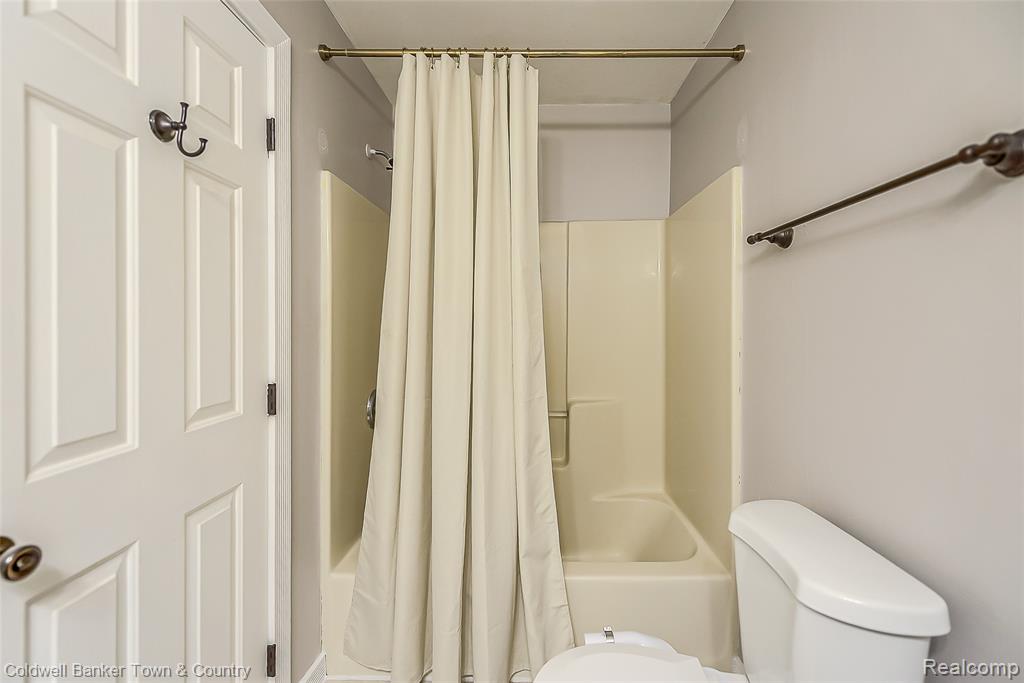 837 Oakwood Drive, Howell, MI 48843 — Photo 19
