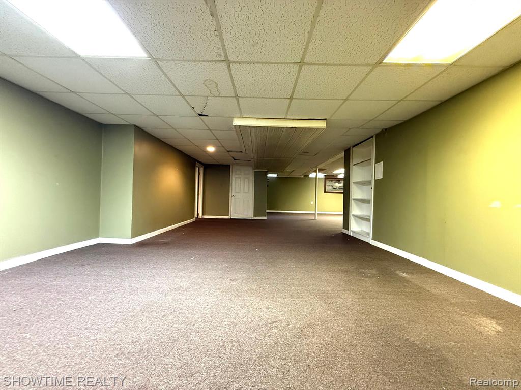 40537 DENBIGH Drive, Sterling Heights, MI 48310 — Photo 32