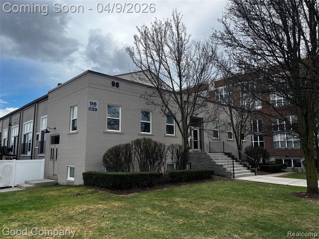 98 Northbound Gratiot, 5, Mount Clemens, MI 48043 — Photo 2