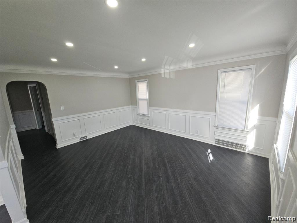 20300 ELKHART Street, Harper Woods, MI 48225 — Photo 3