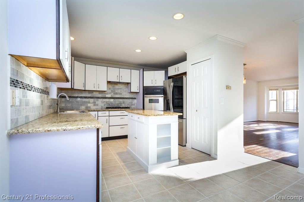 6173 ELARZ Drive, Troy, MI 48085 — Photo 10