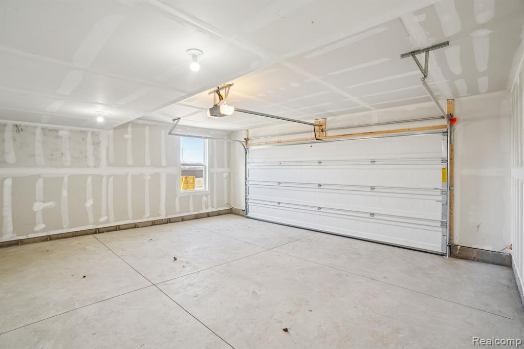 42806 Atwood Avenue, Novi, MI — Photo 25