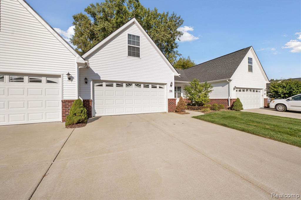 816 Nelsons Ridge Drive, Howell, MI 48843 — Photo 31