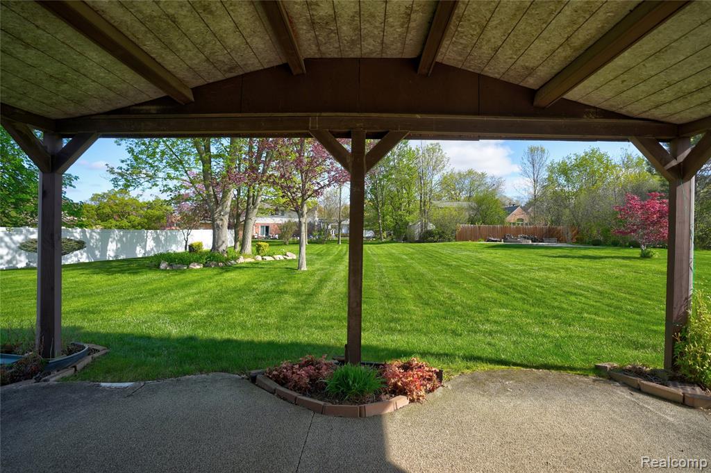 6338 Covered Wagons Trail, Flint, MI 48532 — Photo 13