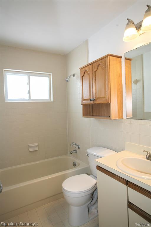 4781 RIOVIEW Drive, Clarkston, MI — Photo 11