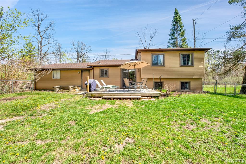 414 NORLAND Street, Lake Orion, MI 48362 — Photo 18