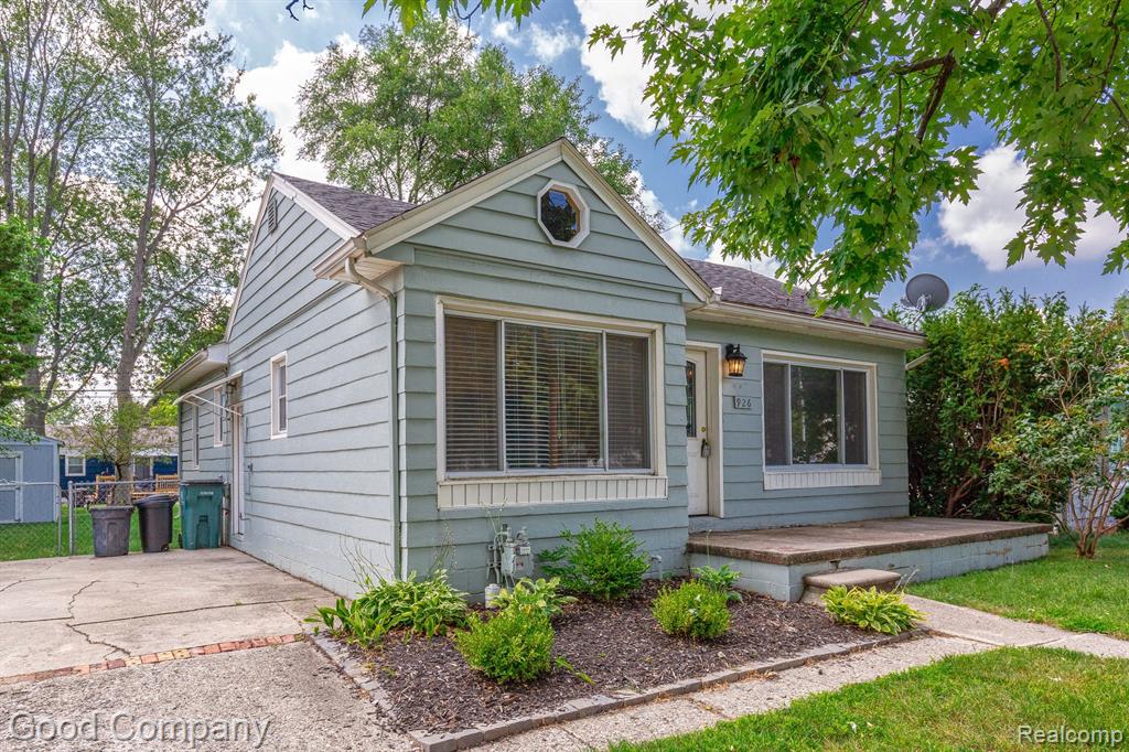 926 MILLARD Avenue, Royal Oak, MI 48073 — Photo 3