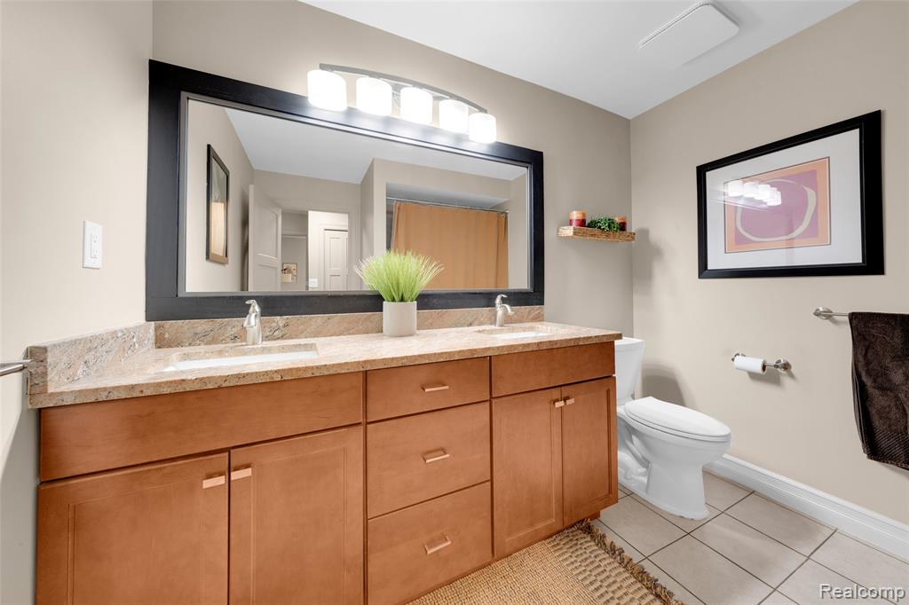 5780 Southward Avenue, Waterford, MI 48329 — Photo 17