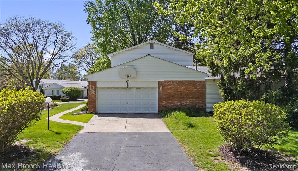 6540 Alderley Way, West Bloomfield, MI — Photo 50