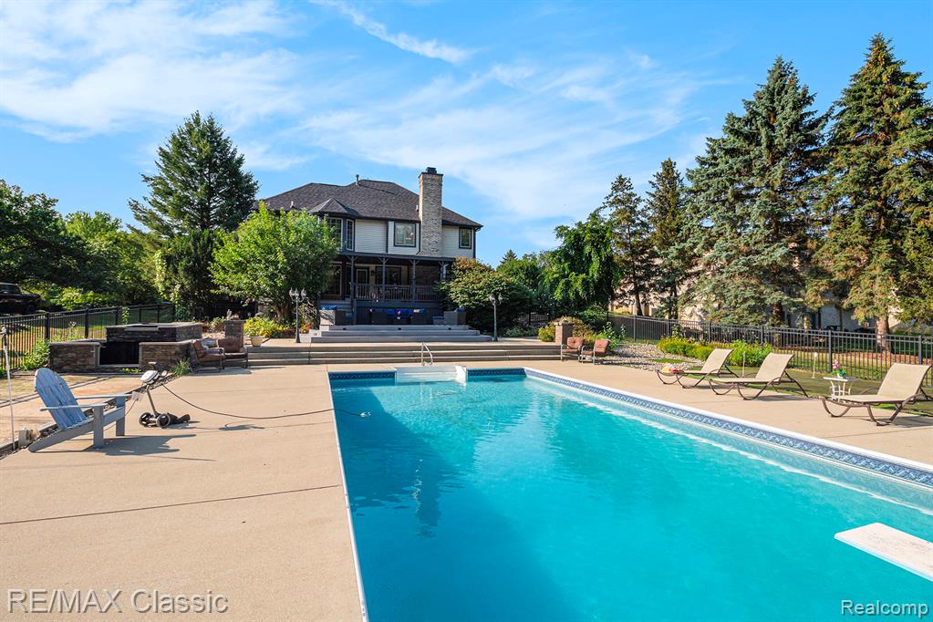 4020 Pine Ridge Court, Fenton, MI 48430 — Photo 32