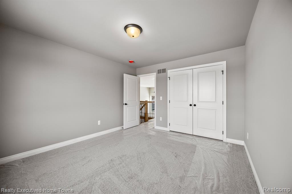 53972 CARRIGAN Drive, New Baltimore, MI 48047 — Photo 37