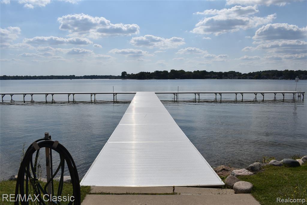 417 Old Pine Way Drive, Walled Lake, MI 48390 — Photo 38