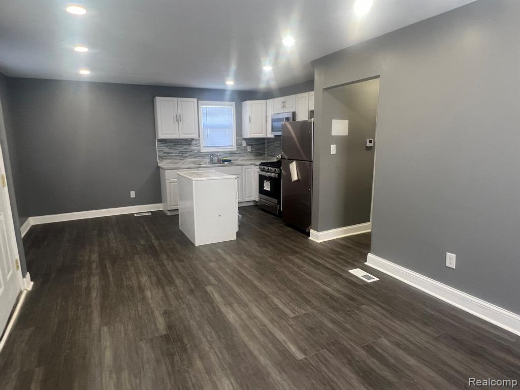 8680 Stahelin Avenue, Detroit, MI 48228 — Photo 3