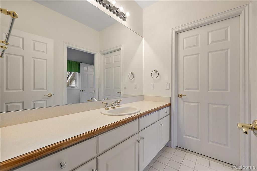 3725 Mountain Laurel Court, Oakland, MI — Photo 46