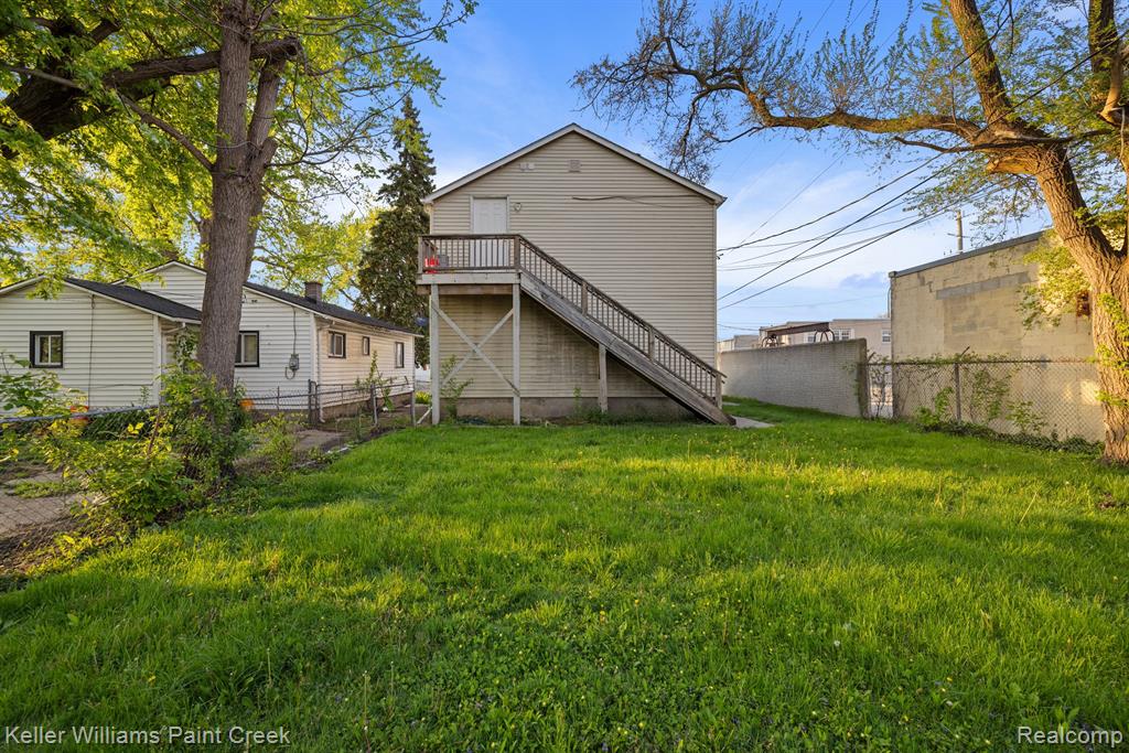 31 W BARRETT Avenue, Madison Heights, MI 48071 — Photo 24