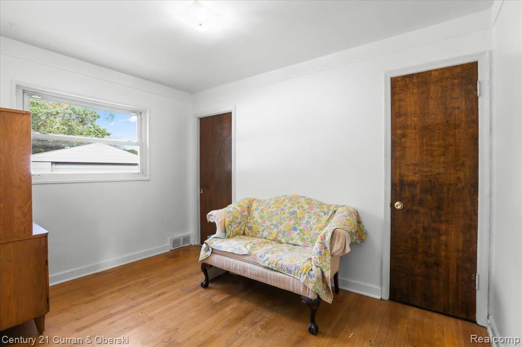 6958 Whitby Street, Garden City, MI — Photo 15