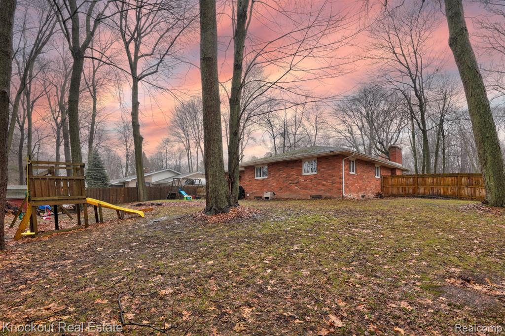 4256 Emerald Drive, Bridgeport, MI 48722 — Photo 41